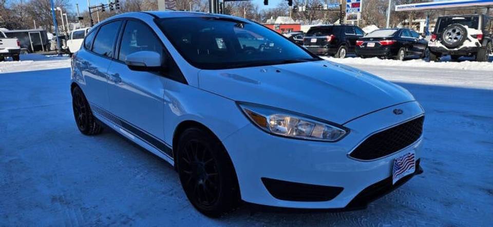 2016 Ford Focus SE HATCHBACK